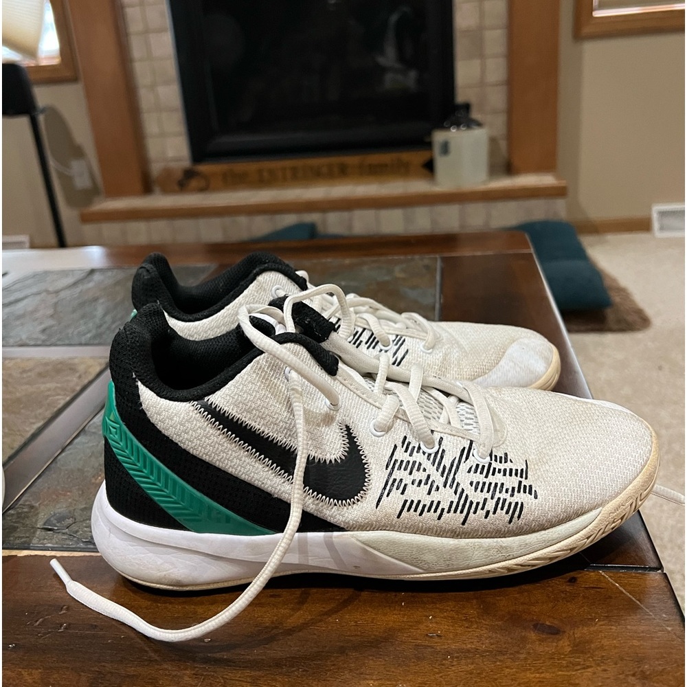 Kyrie flytrap 2 basketball shoes